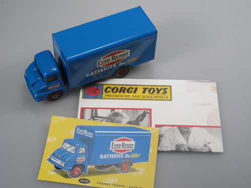 Corgi Golden Oldies Ford Thames Trader EVER READY ca. 1/50