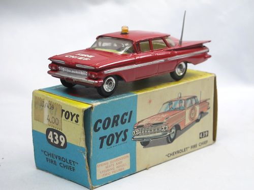 Corgi Toys 439 Chevrolet Impala Fire Chief rot Vintage