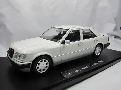 iScale 1989 Mercedes-Benz E-Klasse W124 weiß 1/18