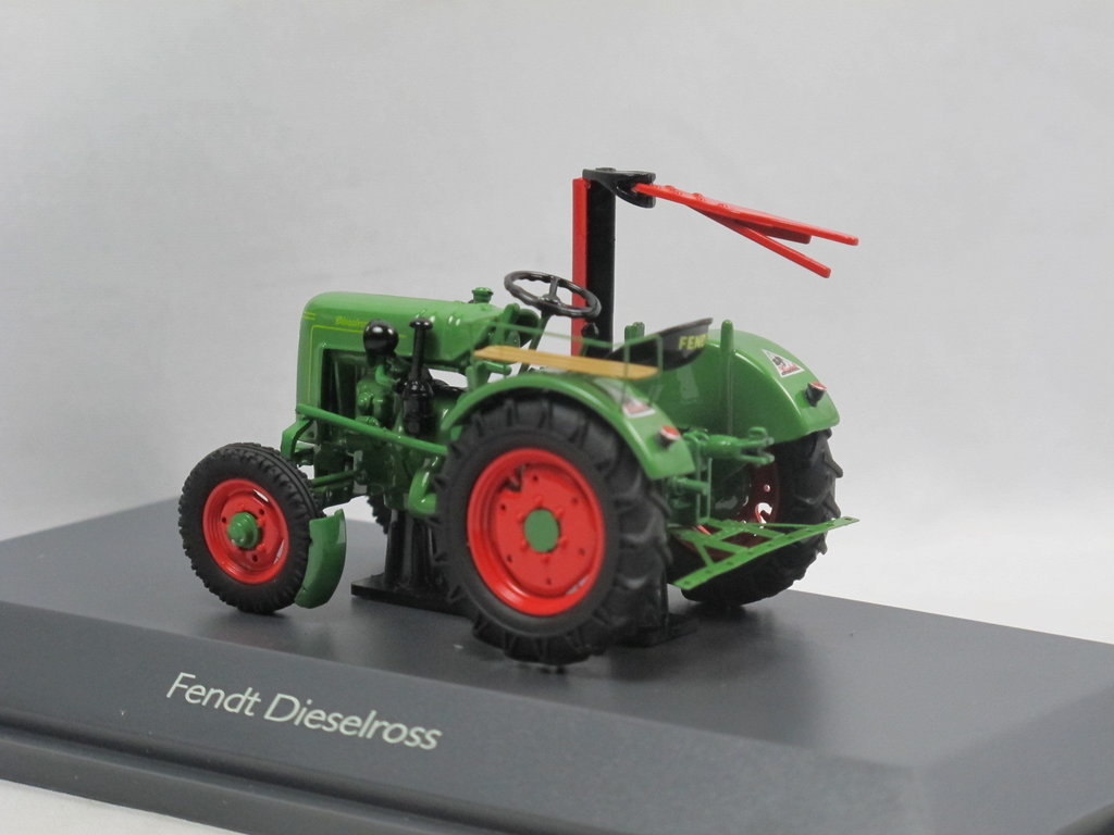 Fendt F20G Dieselross Traktor grün Modellauto 1:43 Schuco 