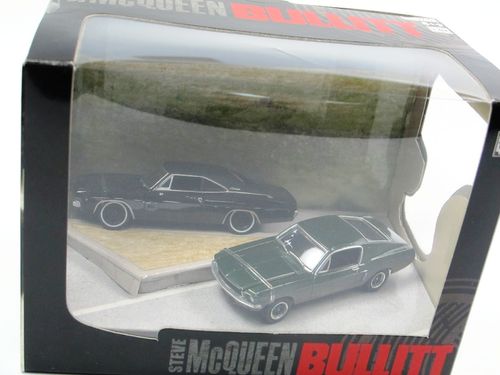 Greenlight Bullitt Diorama The Chase Mustang + Charger 1/64