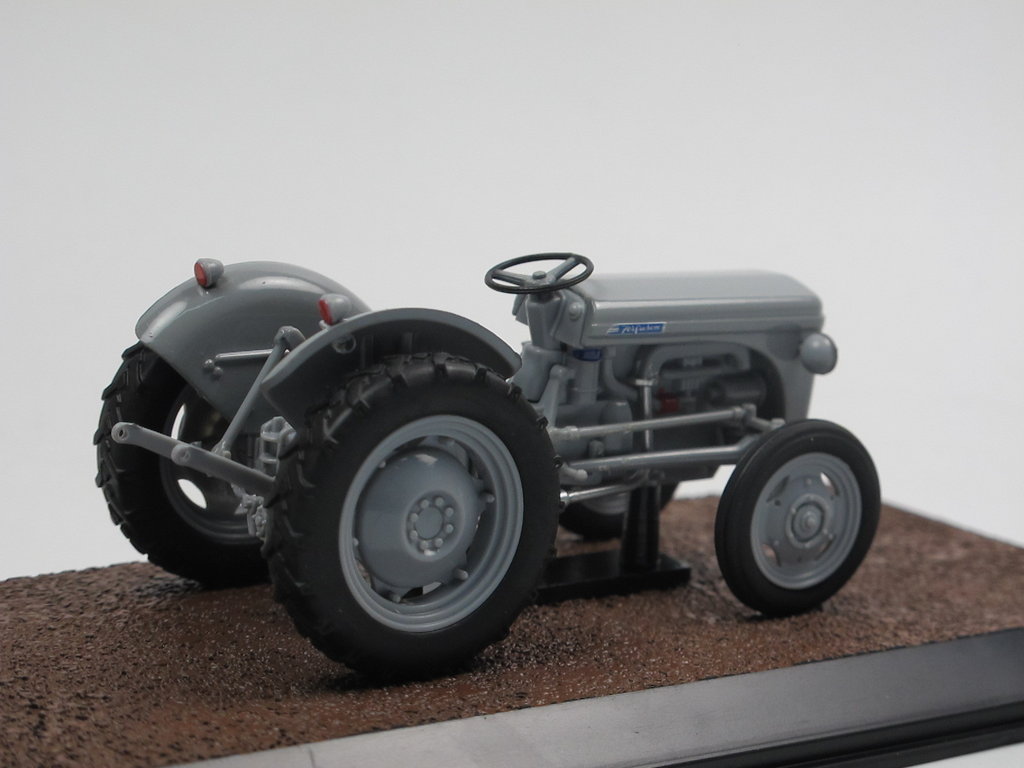 1953  1:32 Atlas grau Massey Ferguson T20 Traktor Schlepper 