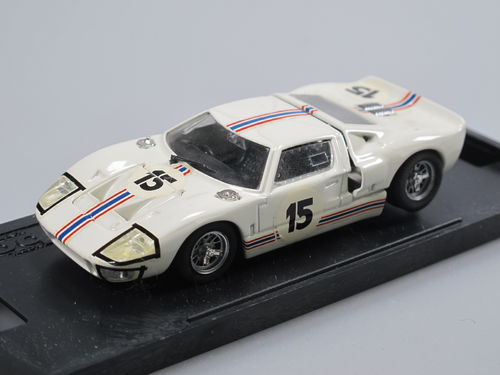 Box Model Ford GT40 Le Mans 1966 Ligier/Grossman #15 1/43