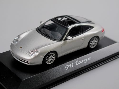 Minichamps 2001 Porsche 911 996 Targa silber 1/43
