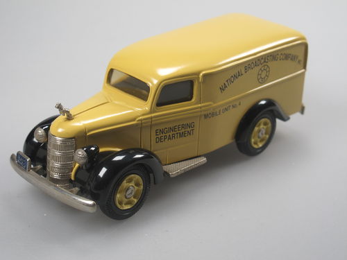 TfC 1941 Mack Delivery Van National Broadcasting 1/43